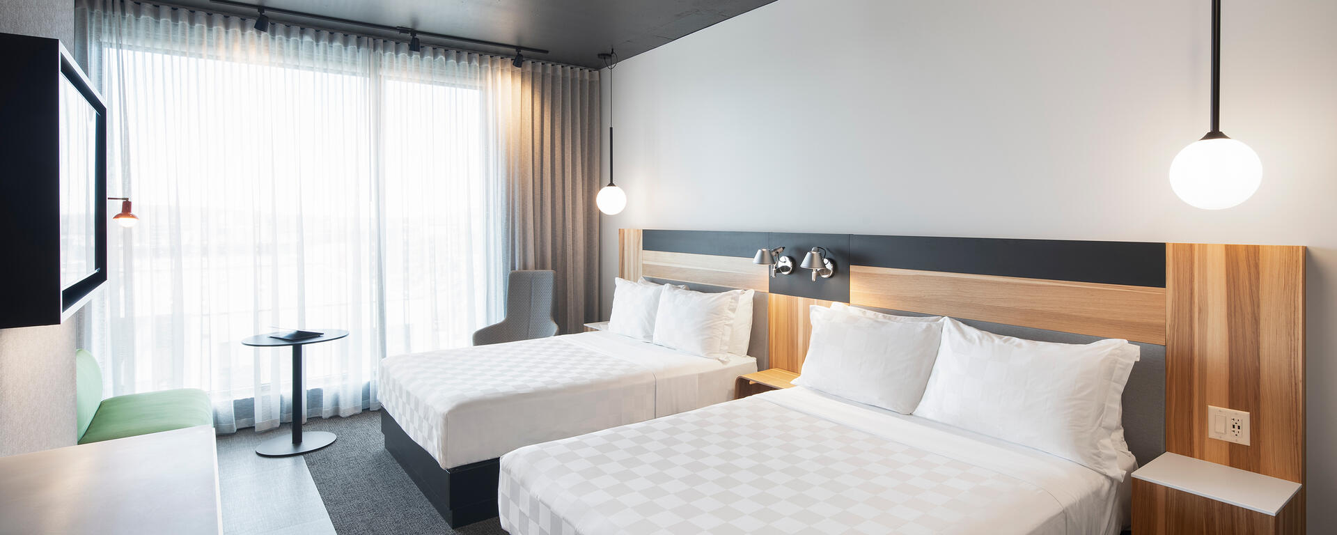 Alt Hotel Feature room two Queens