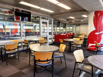 Oval Lounge