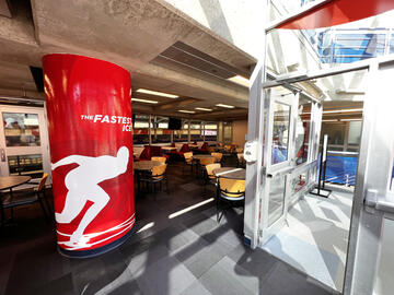 Oval Lounge